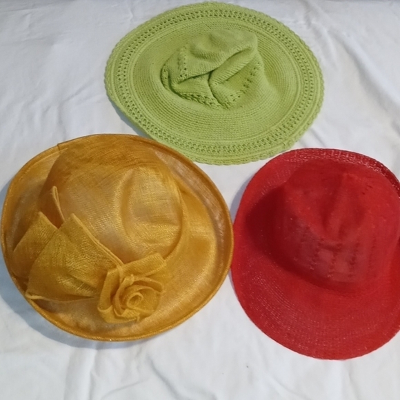 3 womens hats - Picture 1 of 7